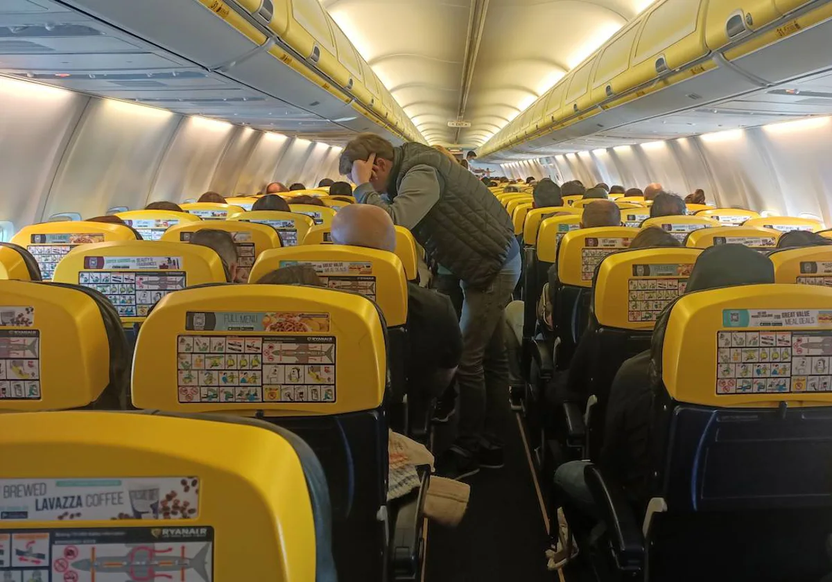 las mascarillas en los aviones: de la rara obligación en España al descontrol real