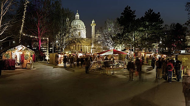 Los puestos del mercado de Karlsplatz están muy solicitados