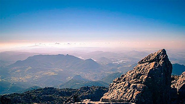 Senderismo por los ocho techos de Andalucía: descubre las cumbres del sur de Europa