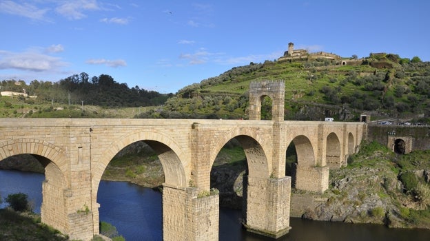 Imagen del puente romano de Alcántara