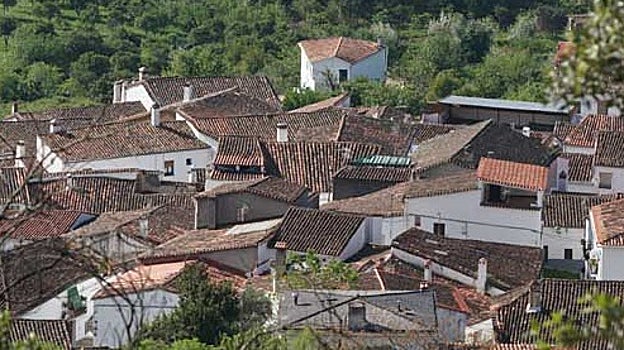 Pasear por las calles de Linares de la Sierra es un auténtico placer difícil de olvidar