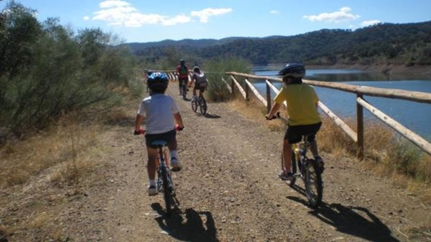 Recorrido en bicicleta de la Vía Verde del Ronquillo