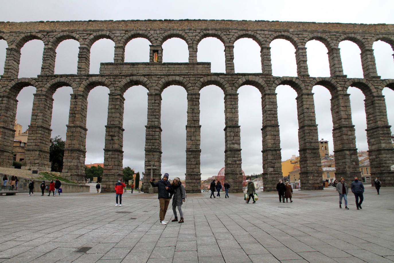 En la última posición del top está el Acueducto de Segovia, con 86.310 reseñas.