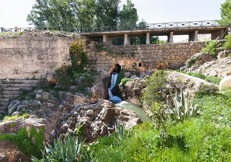 Imagen de la presa romana del pueblo de Zaragoza Almonacid de la Cuba