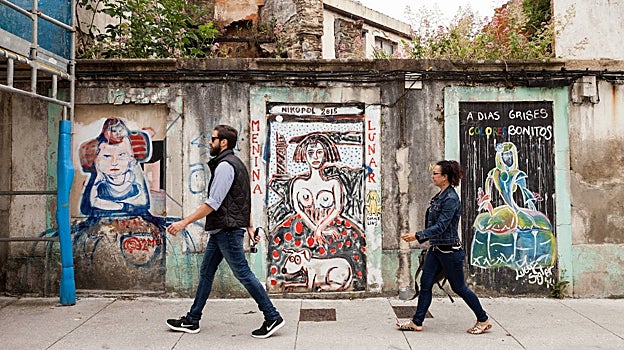 Uno de los muros pintados en el barrio de Canido