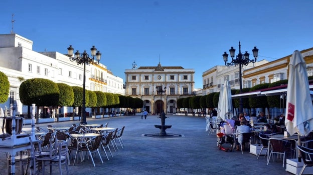 Plaza de España con el Ayuntamiento de fondo