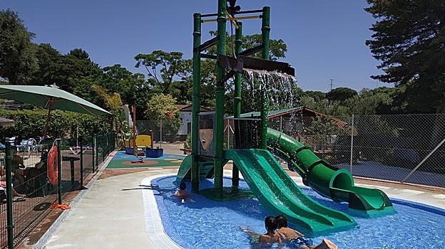 Prepara tu verano en Málaga: los mejores campings para disfrutar de la playa en la Costa del Sol