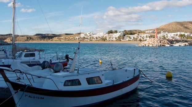 Puerto pesquero de Carboneras en Almería.