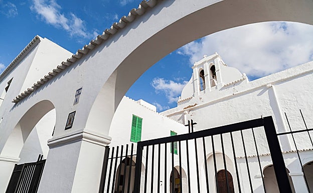 Sant Antoni de Portmany, la ermita que se hizo fortaleza