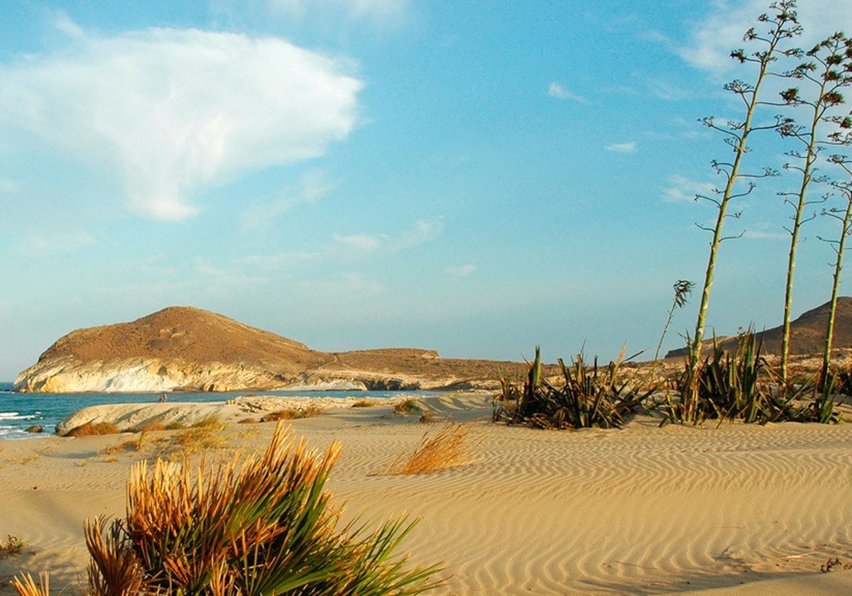 Bahía de Genoveses en el Parque Natural Cabo de Gata-Níjar.