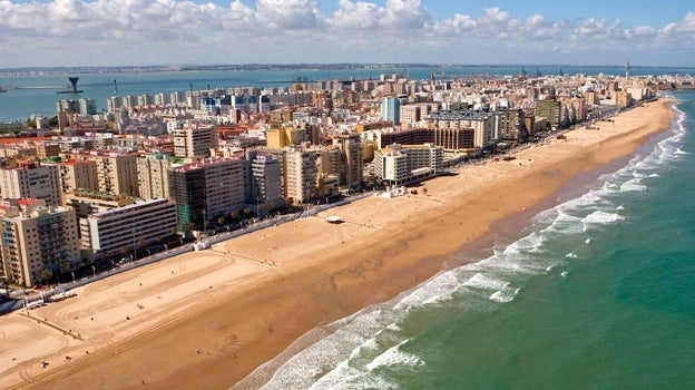 Vista aérea de la playa de La Victoria
