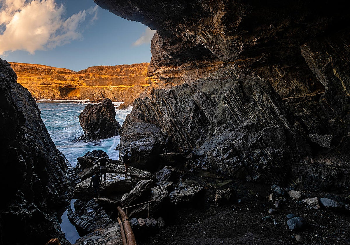Charcones de Ajuy, enormes piscinas naturales