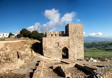 Dos pueblos gaditanos que cautivan en el Parque de los Alcornocales, la última selva subtropical de Europa