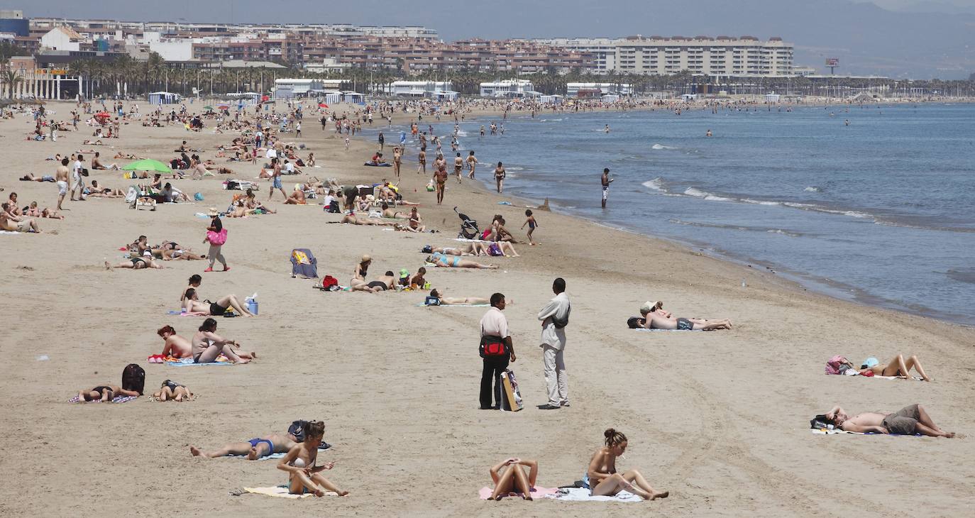   La playa valenciana de La Malvarrosa es la máxima representante de la Comunidad Valenciana y la sexta de toda España, superando las 9.900 búsquedas