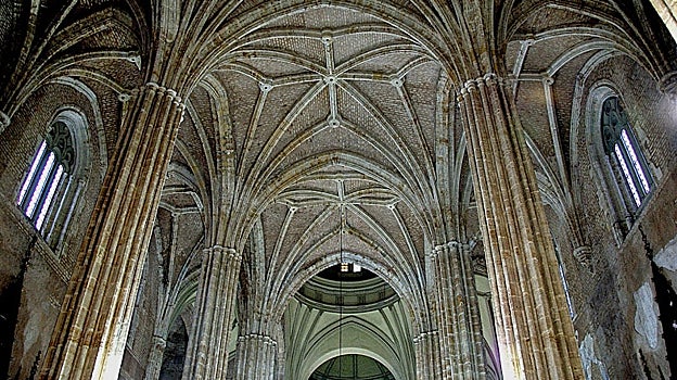 La iglesia de Santiago el Mayor de Utrera está repleta de leyendas, tesoros y piezas patrimoniales
