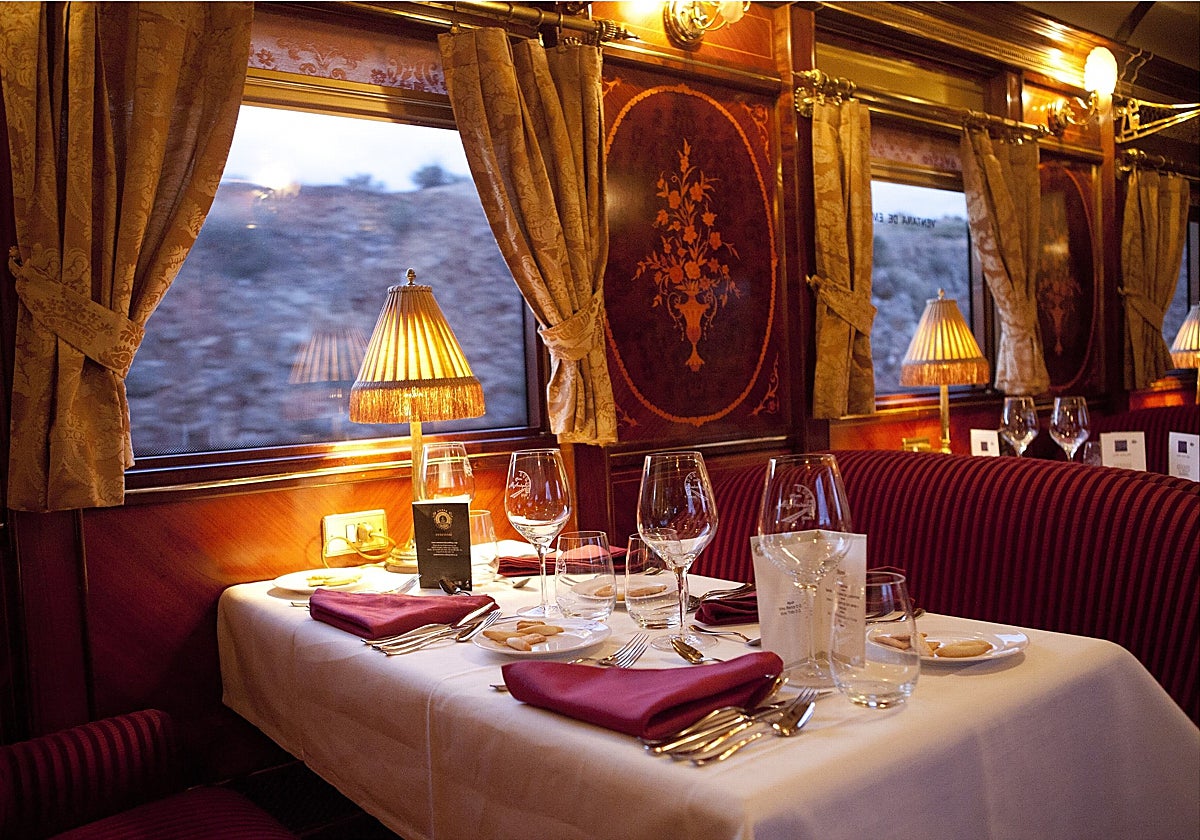 Interior del tren Al-Ándalus