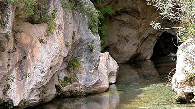 Las mejores piscinas naturales de Granada desde Sierra Nevada hasta la Alpujarra