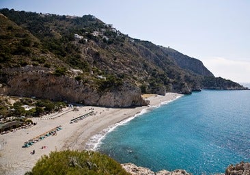 Seis playas para descubrir la belleza de la Costa Tropical