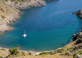 Cala Taballera, la playa más virgen de la costa catalana a la que solo pueden llegar unos pocos