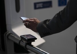 El pasaporte en el móvil sustituye al documento físico  por primera vez en el mundo