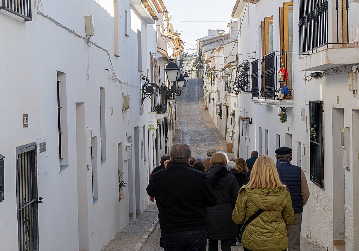 Un grupo de personas mayores, en una excursión