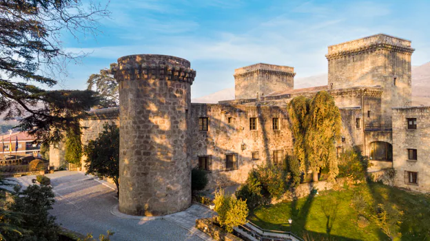 Imagen del castillo de los Condes de Oropesa, hoy Parador de turismo de Jarandilla