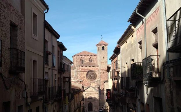 Sigüenza, con la catedral al fondo