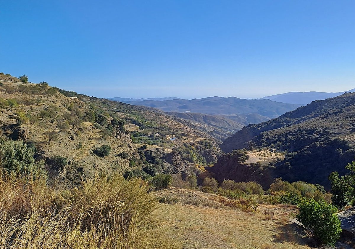 Impresionantes vistas desde Laroles, en la frontera de las alpujarras granadina y almeriense