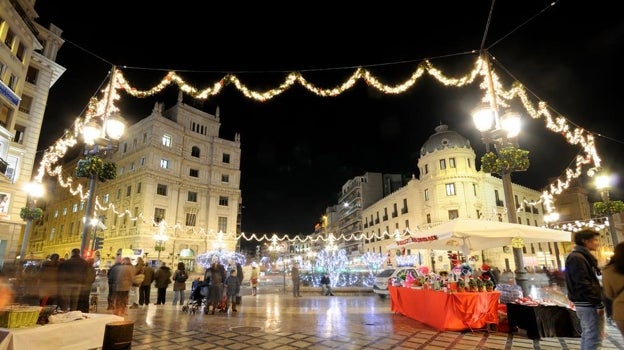 Vista de uno de los puntos del mercadillo navideño de Granada.