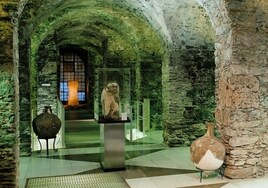 Estos son los tesoros escondidos de la Cueva de los Siete Palacios y el castillo de San Miguel, historia viva de Almuñécar