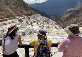 Las espectaculares salinas activas desde la época inca que están a 3.300 m de altura