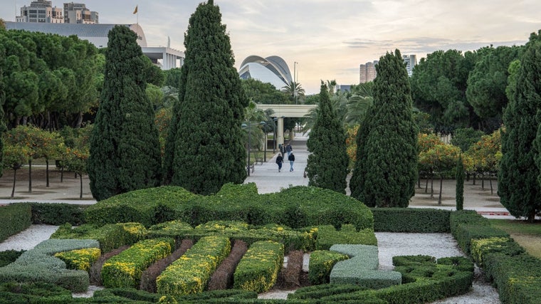 Imagen del escudo de Valencia en el Jardín del Turia