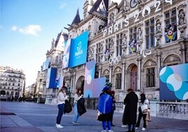 París hace el agosto: las 'tarifas sablazo' de hoteles, restaurantes y museos