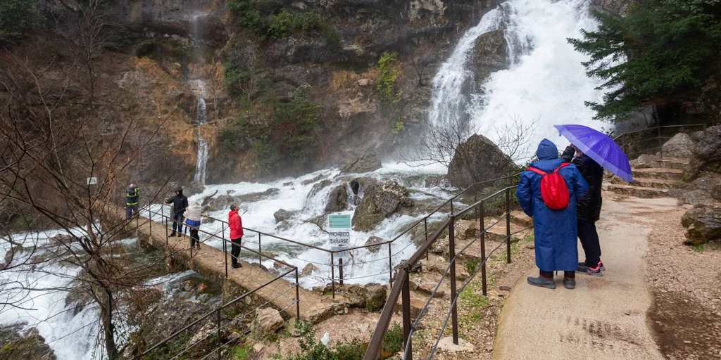 El ‘reventón’ del Río Mundo: uno de los espectáculos de agua más bonitos de España