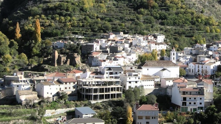 La localidad de Bacares, es un refugio perfecto para los que vayan buscando tranquilidad en mitad de la montaña