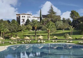 Hotel La Bobadilla, una joya arquitectónica en la Sierra de Loja donde sumergirse en el lujo y la serenidad