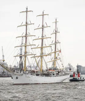 Imagen secundaria 2 - Cada año, el puerto de Hamburgo celebra su fundación con una gran fiesta, que en esta ocasión ofrece un nutrido programa a partir del 9 de mayo.