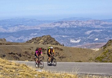 Andalucía en ocho cumbres: Ocho montañas para subir en bicicleta de carretera
