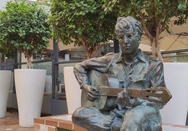 ¿Sabes por qué en Almería hay una calle llamada Beatles? Esta es la vinculación de John Lennon con la ciudad andaluza