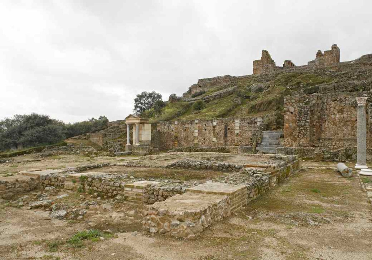 Restos del conjunto arqueológico Mulva - Munigua