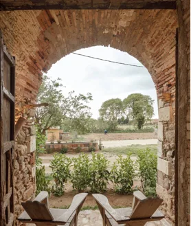 Imagen secundaria 2 - Algunas de las suites del hotel boutique Castell de Vallgornera, en Perelada, en la Costa Brava