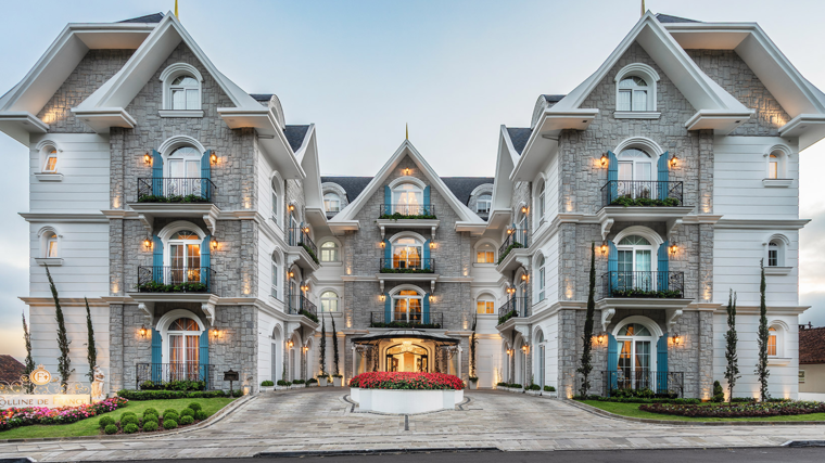 Imagen de la fachada principal del hotel Colline de France, en Gramado
