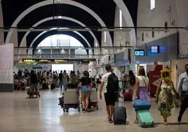 Turistas en el aeropuerto de San Pablo