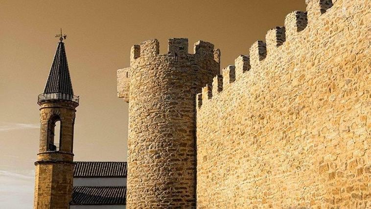 El castillo de Lopera fue construido por la Orden Militar de Calatrava