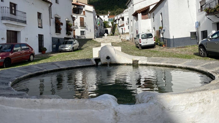 Fuente en Linares de la Sierra