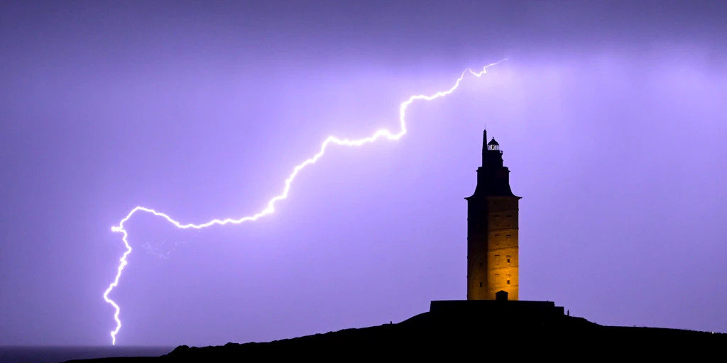 La increíble historia del único faro romano y el más antiguo del mundo en servicio