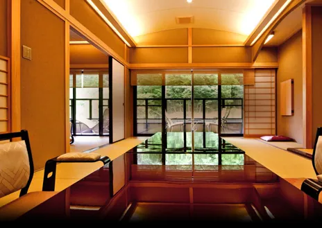 Imagen secundaria 1 - Aspecto actual del Nishiyama Onsen Keiunkan, con el agua como protagonista y la decoración tradicional, lo que en Japón se conoce como un ryokan