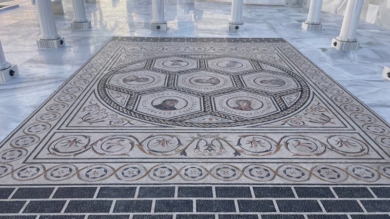 Réplica exacta del mosaico de la casa del Planetario de Itálica en Sevilla