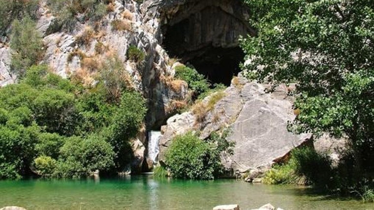 Cinco escondites de Málaga con aguas cristalinas para bañarse en verano gratis