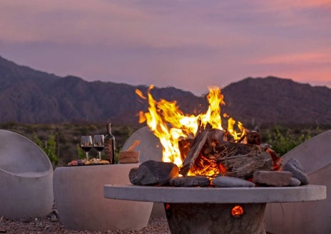 Imagen secundaria 1 - La pirámide maya de la bodega Catena Zapata, el atardecer en Staphyle y una comida en 5 Suelos, el restaurante de Durigutti.
